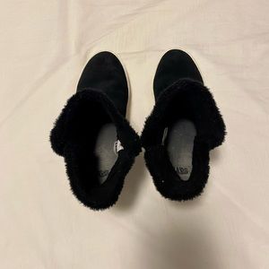 UGG Australia Black Suede W US 9